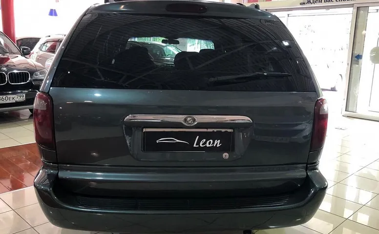 Chrysler Town & Country IV