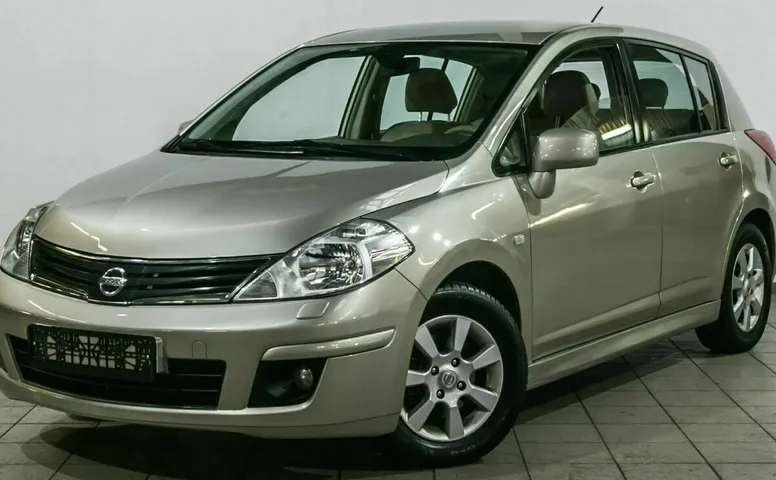 Nissan tiida