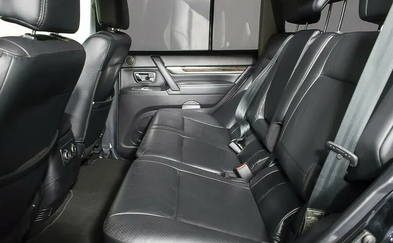 Mitsubishi Pajero IV