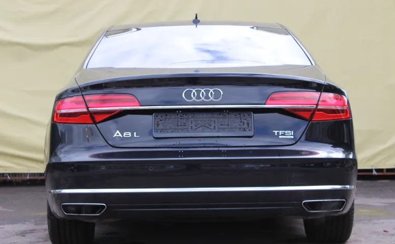 Audi A8 3.0 AT (310 л.с.) 4WD