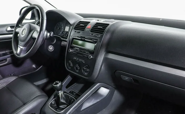 Volkswagen Jetta V