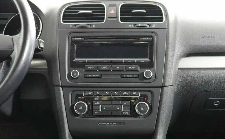 Volkswagen Golf 1.6 Робот