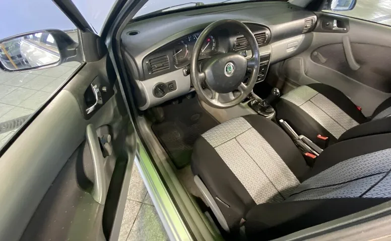 Skoda OCTAVIA 1.6 MT (100 л.с.)