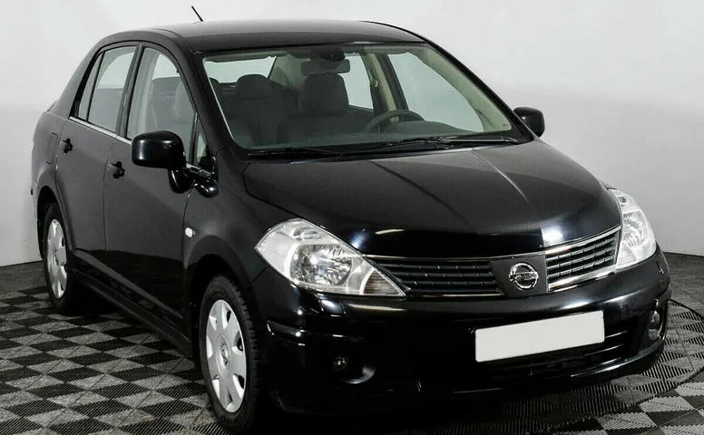 Nissan tiida
