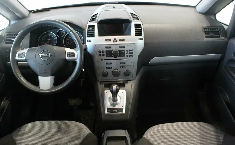 Opel Zafira B Рестайлинг