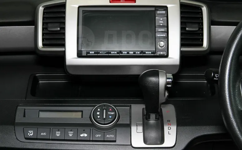 Honda Freed, 1 поколение