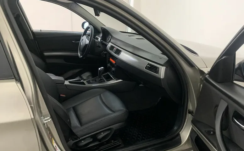 BMW 3ER 318i 2.0 AT (129 л.с.)