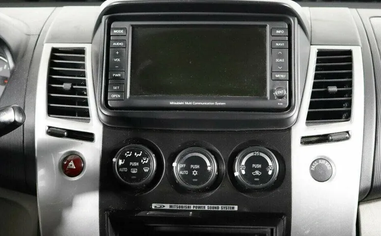 Mitsubishi Pajero Sport 2.5 Автомат