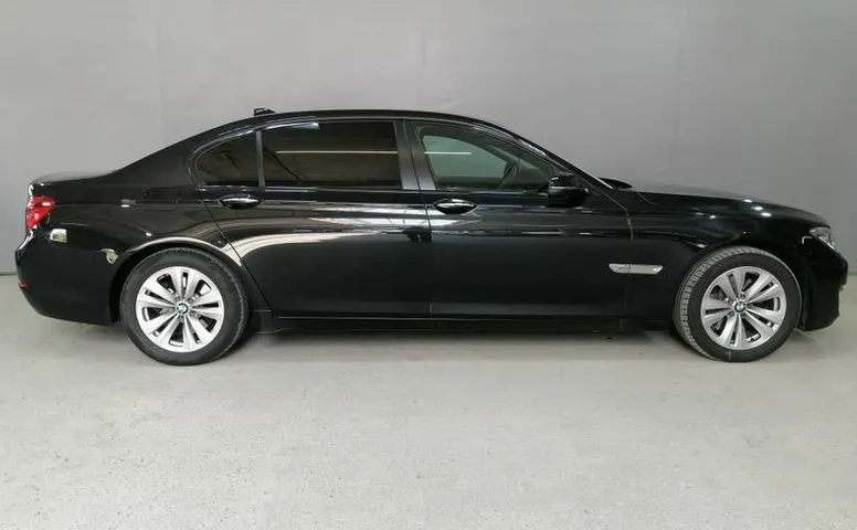 BMW 7ER 740Li xDrive 3.0 AT (320 л.с.) 4WD