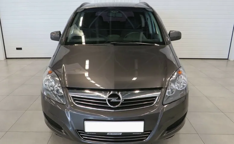 Opel Zafira B Рестайлинг