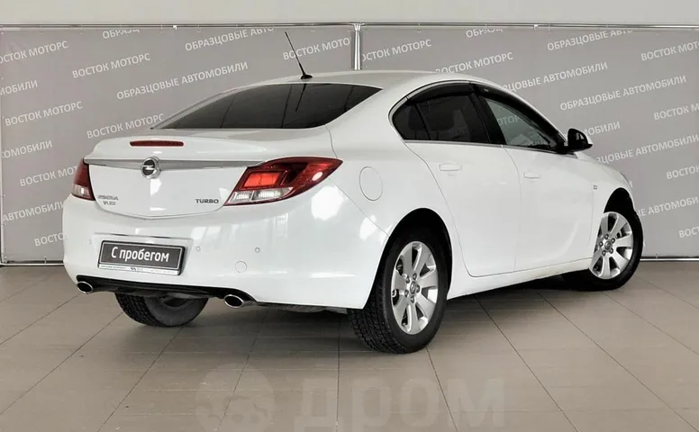 Opel Insignia, 1 поколение