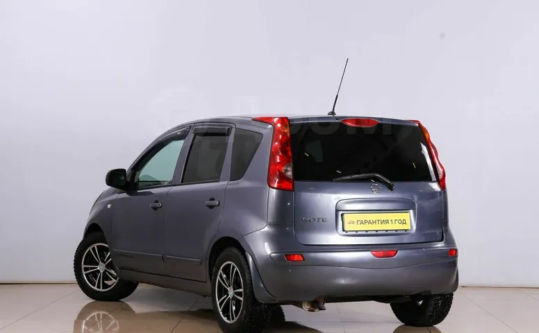 Nissan Note, 1 поколение