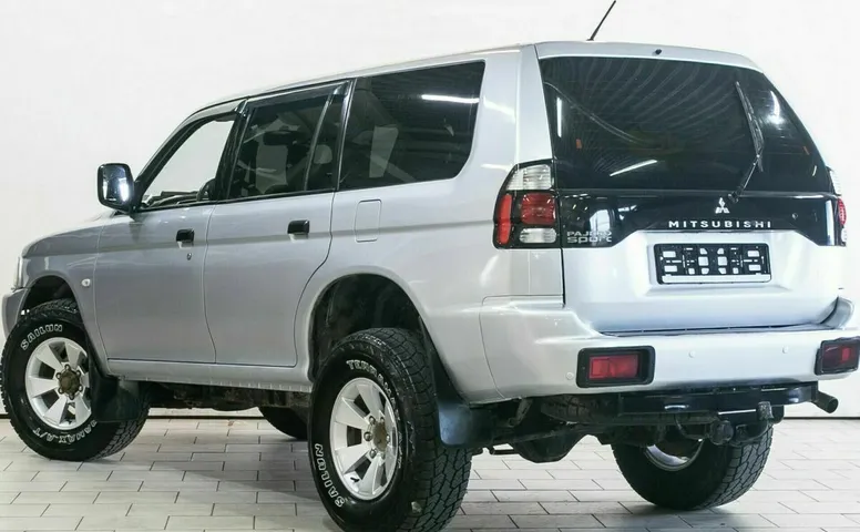 Mitsubishi pajero sport