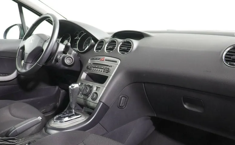 Peugeot 408 I