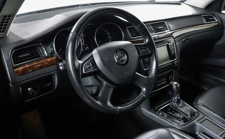 Skoda superb робот 2013 с пробегом 90 238 км
