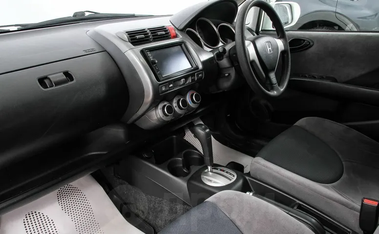 Honda Fit, 1 поколение, 2 рестайлинг