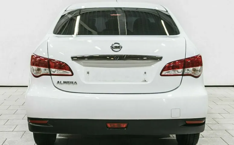 Nissan almera