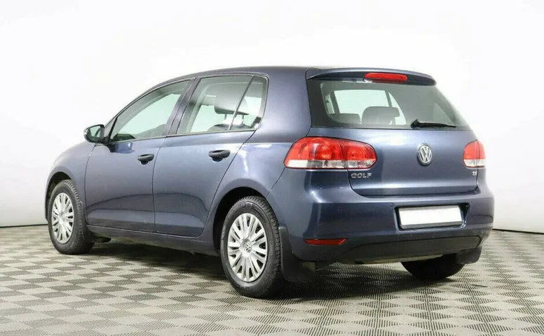Volkswagen Golf 1.6 Робот