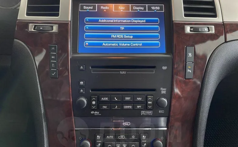 Cadillac Escalade, 3 поколение