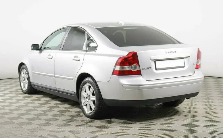 Volvo S40 II