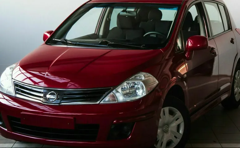Nissan tiida